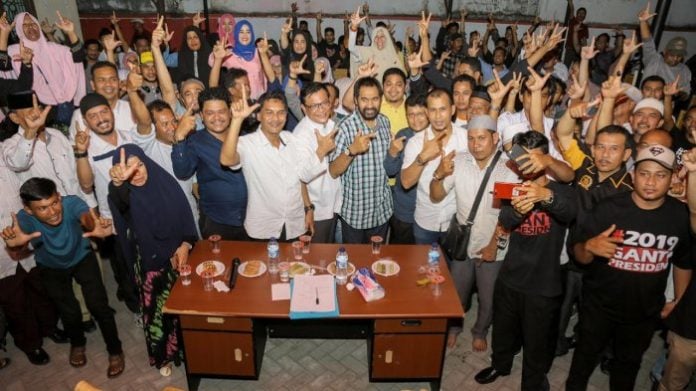 Mualem Gelar Pertemuan Perdana Tim Pemenangan Prabowo-Sandi Mualem Gelar Pertemuan Perdana Tim Pemenangan Prabowo-Sandi