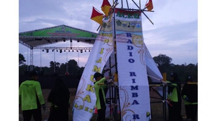 pramuka-santri_20181030_095612 Kontingen Pramuka Santri Aceh menampilkan kreasi Monumen Radio Rimba Raya pada festival pionering Perkemahan Pramuka Santri Nusantara (PPSN) V tingkat nasional 2018, di Bumi Perkemahan Abdurrahman Sayuti-Musa, Muaro Jambi, Jambi