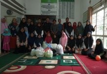 BEM Fakultas Pertanian Universitas Serambi Mekkah Bagi-Bagi Takjil