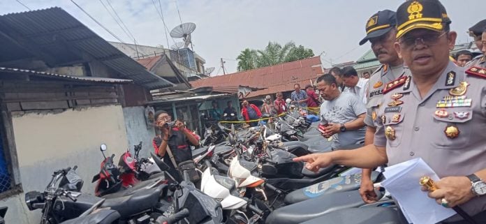 35a0410c-5df5-4957-90d1-218c2c4c93f7