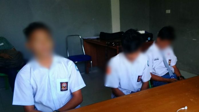 Siswa Berkeliaran di Luar Jam Sekolah