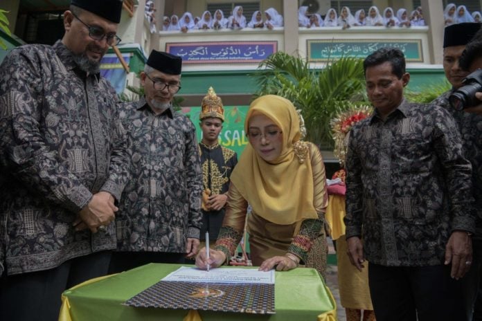 28370d13-f289-48c5-8d21-31c5b321e8b0