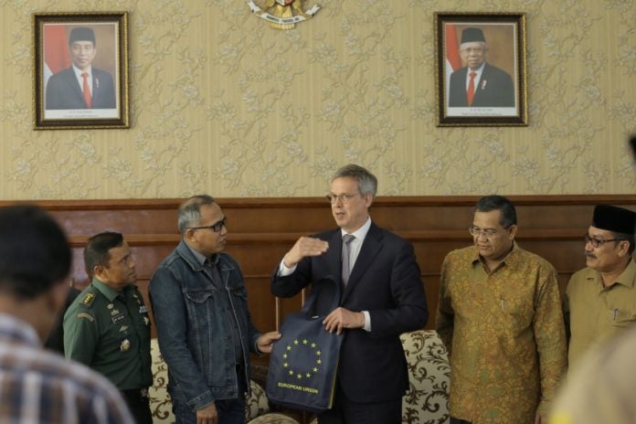 2c67fddf-3b64-49a9-8d44-d9d6e3d6b60b