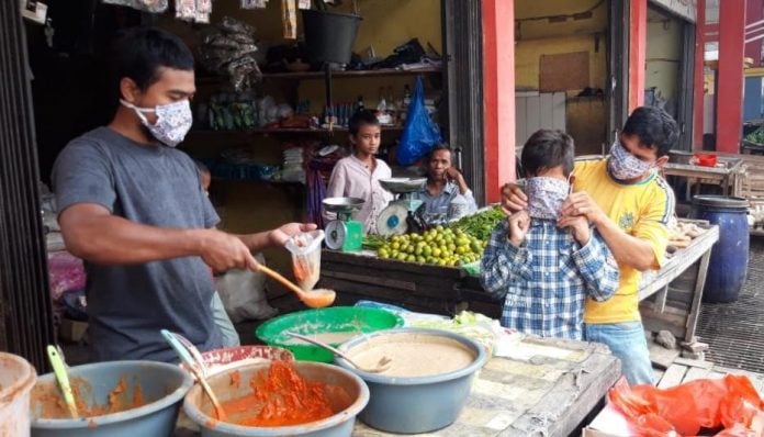Komunitas Pijay Gleeh Distribusikan 2.000 Masker Kain Gratis