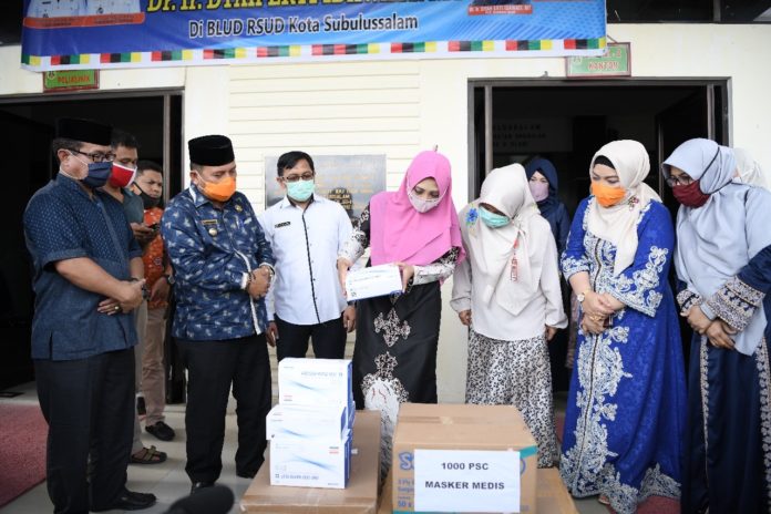 15907664374271000013