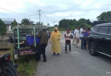 Tebar Berkah Ramadhan, Anggota DPRA Aceh Hj Sartina Bagi-bagi Takjil