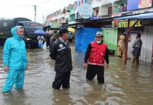 Turun ke Lokasi Banjir, Wali Kota Banda Aceh Minta Warga Tetap Waspada