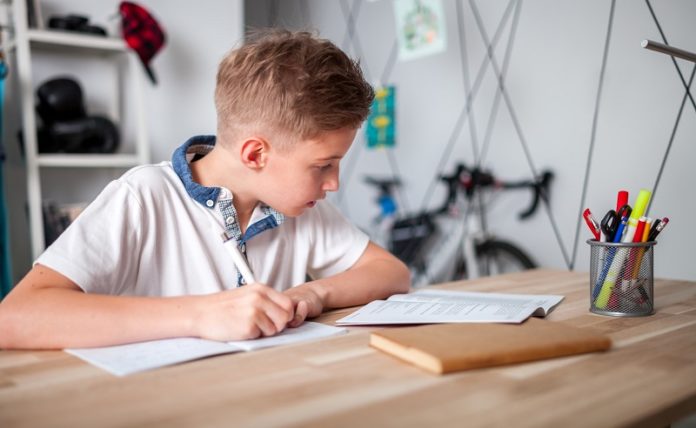 tips-dan-trik-belajar-di-rumah-saat-pandemi-covid-19-wT16qtlovp