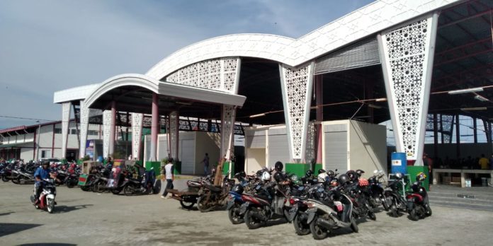 IMG-20200615-WA0010 Suasana hari pertama dibukanya pasar Gemilang Lamdingin, Banda Aceh, Senin (15/6/2020) (foto/Rianza)