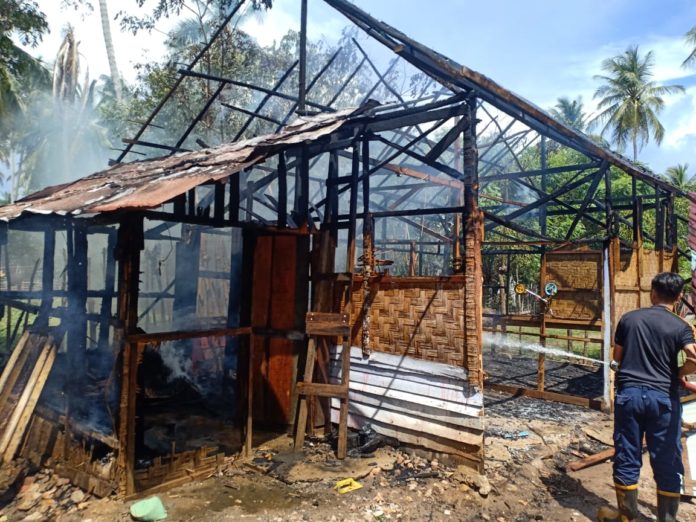 Rumah Warga Gampong Durung Ludes Terbakar Rumah Warga Gampong Durung Ludes Terbakar
