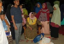 Anggota DPRK Pijay Salurkan Bantuan Masa Panik untuk Korban Kebakaran di Meureudu