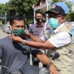 Sosialisasikan Perbup Penerapan Prokes, Plt Sekda Pijay Pimpin Operasi Yustisi