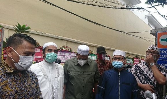 sejumlah-tokoh-mendatangi-komnas-ham_169