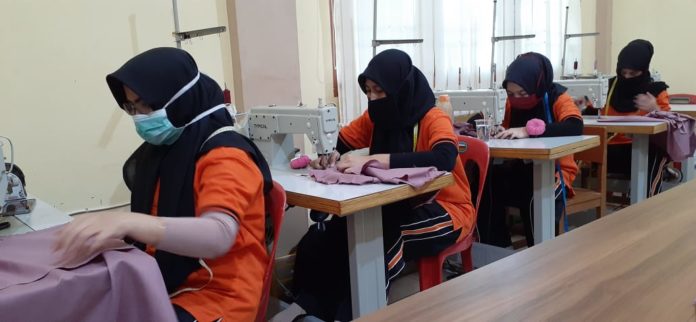 16105476005841100011