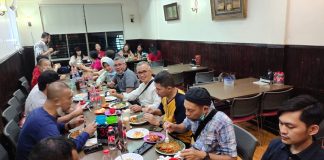 Walikota Singkawang Makan Mie Aceh