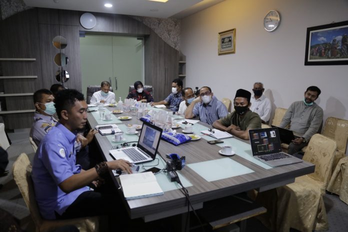 16246138871271100011