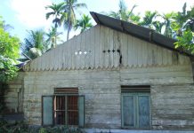 Kapolres Lhokseumawe Serahkan Bantuan Kepada Korban Bencana Alam di Dewantara