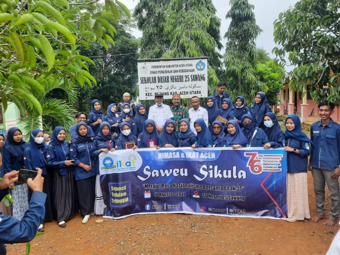 Syech Fadil Saweu Sikula - Foto Bersama Syech Fadil Saweu Sikula - Foto Bersama