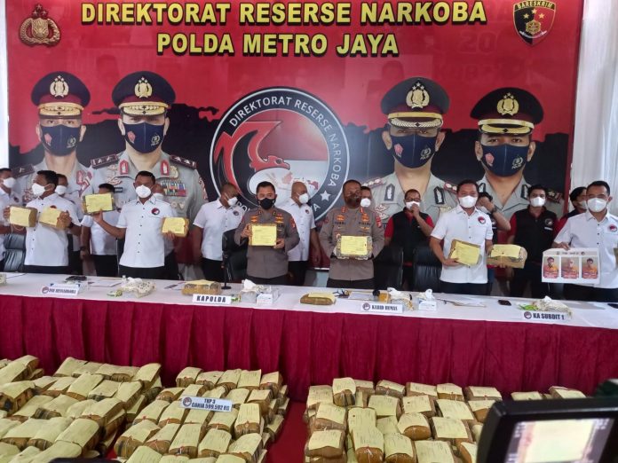 kapolda-rilis-137-ton-ganja-1536x1152