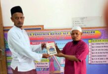 Alumni Dayah Malikussaleh Serahkan Buku Karyanya Untuk Ma’had ‘Aly