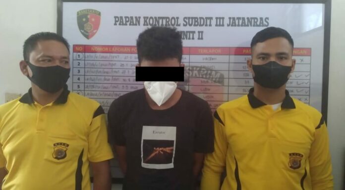 f4dcaf3d-f864-4c34-a87c-f7a93fdeb32c