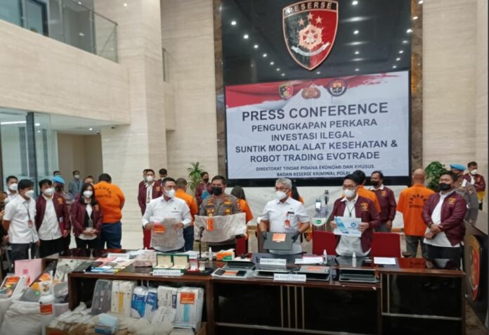 ungkap-kasus-robot-trading-ilegal-polri-tetapkan-6-tersangka-nqf