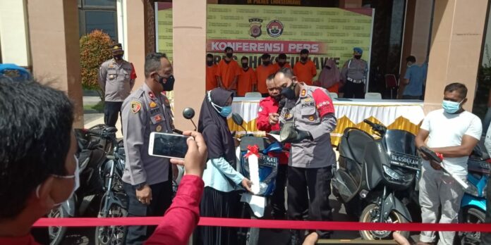 84ad40b8-0fc6-4d0d-85ef-7c0ce7c91926