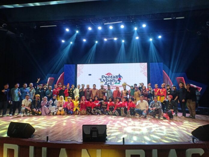 6e5ee6ad519f50070c4edf9cb166a6f8