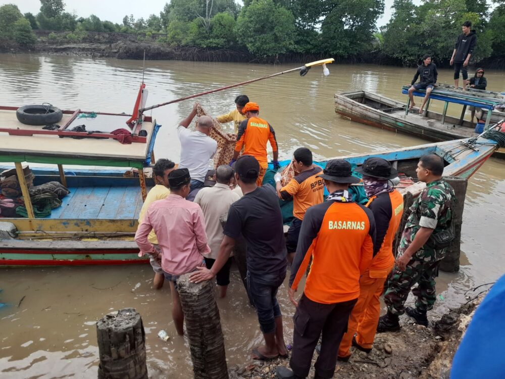 Diduga Jatuh Saat Mencari Ikan Seorang Nelayan Langsa Ditemukan Meninggal Dunia Analisa Aceh 7245