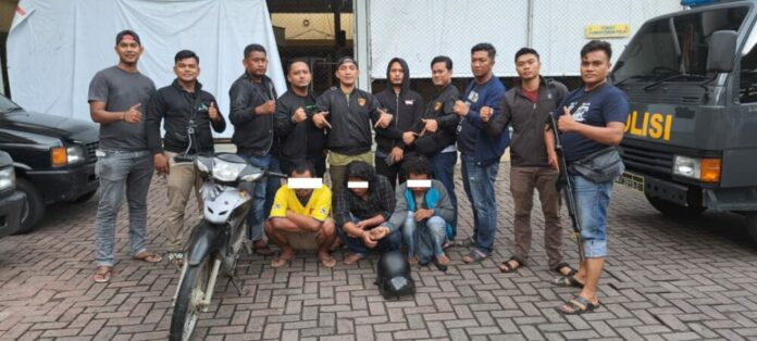 6949b0d9b15a736572cbab2249c57f52