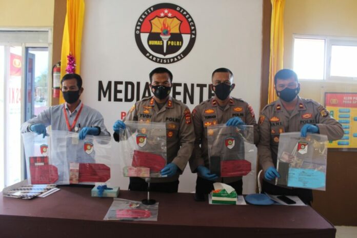 4e693e1dc85db595f9cf37b4c1437908