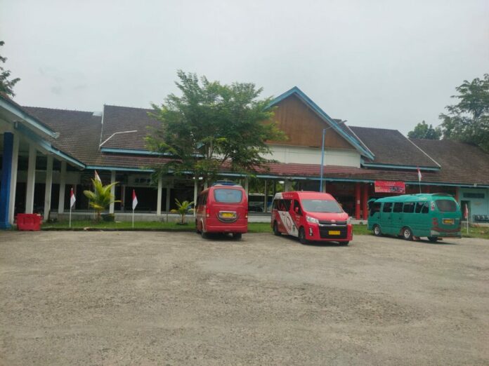 f0f2b0cce60549f8dcfd465f09540444