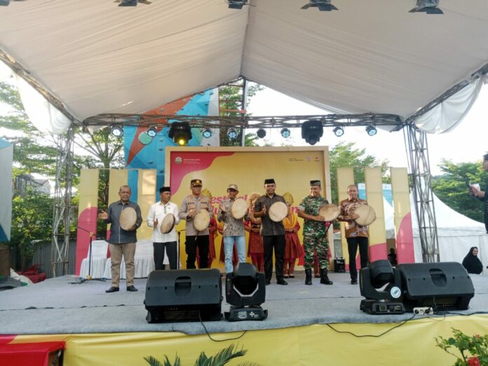 5d7a33ce0dffa36a189e21ee80f5c81a