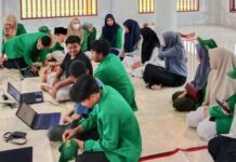 Mahasiswa KKN-PPM Kelompok 73 Universitas Malikussaleh Latih Remaja Desa Pakai Aplikasi Canva, Excel dan Youtube