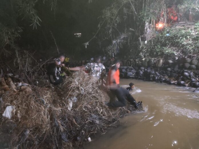 d10b9d150d50c33d29f9da6d3939e8b3