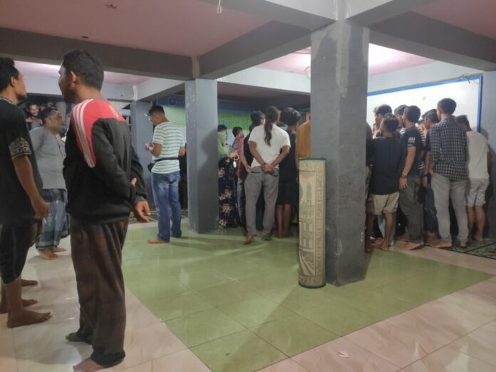 80902da046fbe4962d2db41a6864a13c