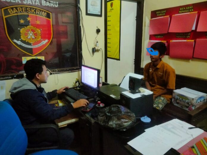 2b41461b9a383a0129d189a952355913