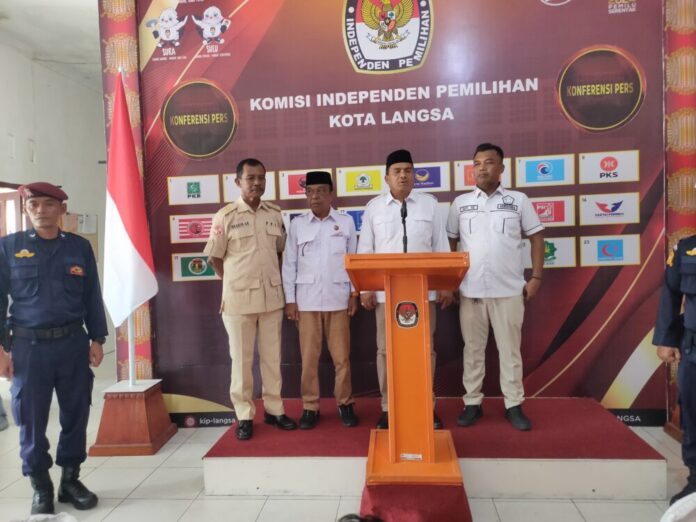 f983e4bc77b44737c89e7023e2b78cdc