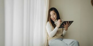 Mengakses informasi di dalam awan