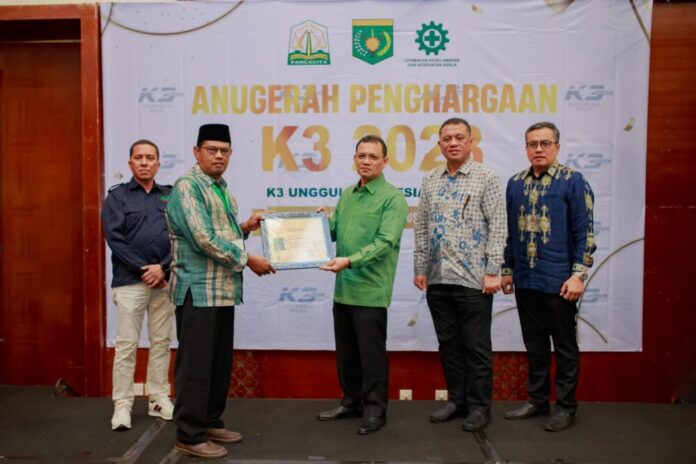 1686353247d3cb8bc1c4c9a04cad11ac