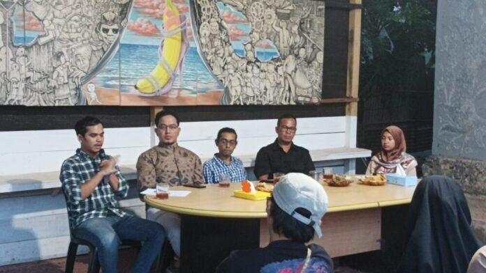 2458ff975e04555b92e729a598eec5fe