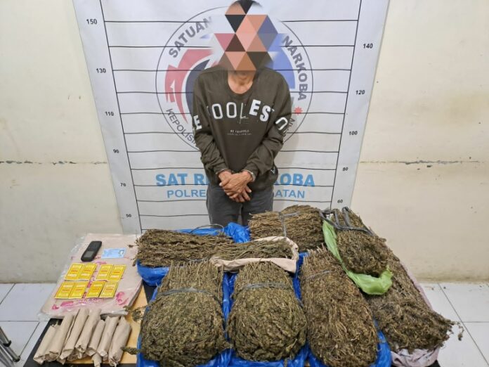 bb92aa33ca94ed8b02a6fef56118ac05