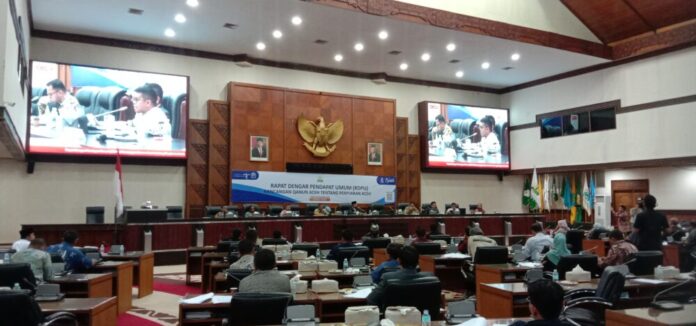 2b8f4af2822299800851359323d662e9