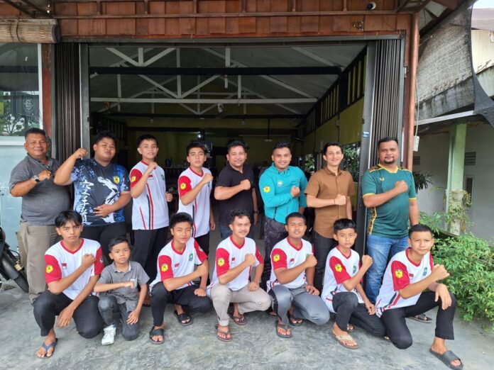 02cba818feebc40eed654b0c432d3b0d