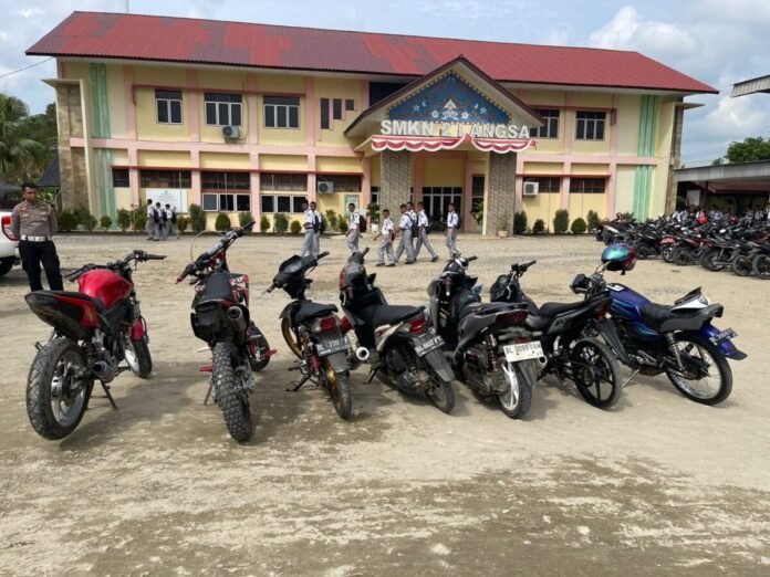 28ae48abfbfda8cbe7fbaae7cca11243