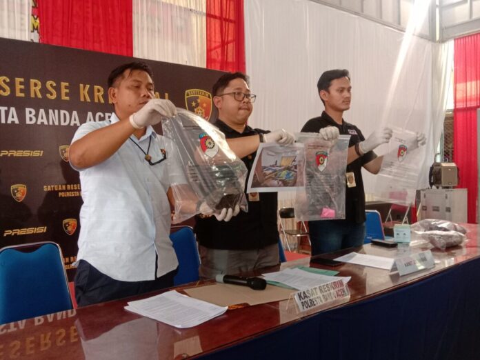 fda5204fe7149608ec7e9eb39ac51ff6