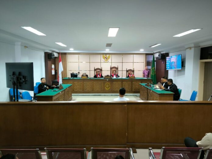 74a73654afbff8fbbbb59c00d3380afe