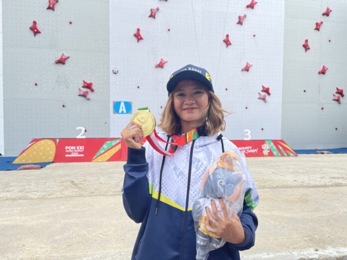 Widia Fujiyanti Tambah Emas untuk Jabar di Cabor Panjat Tebing Lead Perorangan Widia Fujiyanti Tambah Emas untuk Jabar di Cabor Panjat Tebing Lead Perorangan