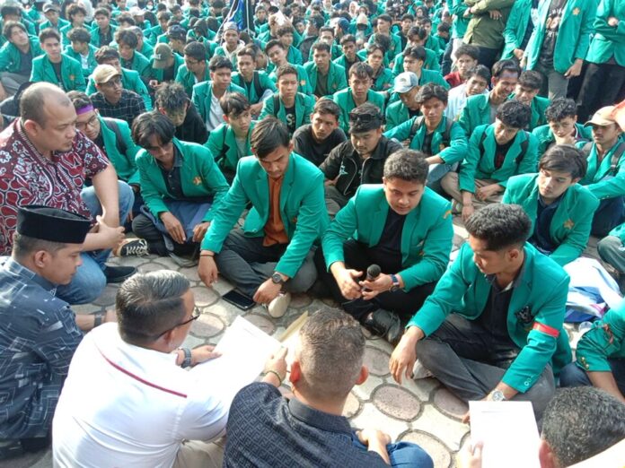 50abedfc5d4cf32ea7770f41ee2ff927