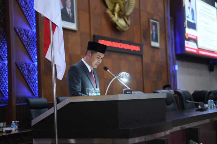 a4928c12e35efb47572c5e257640a145